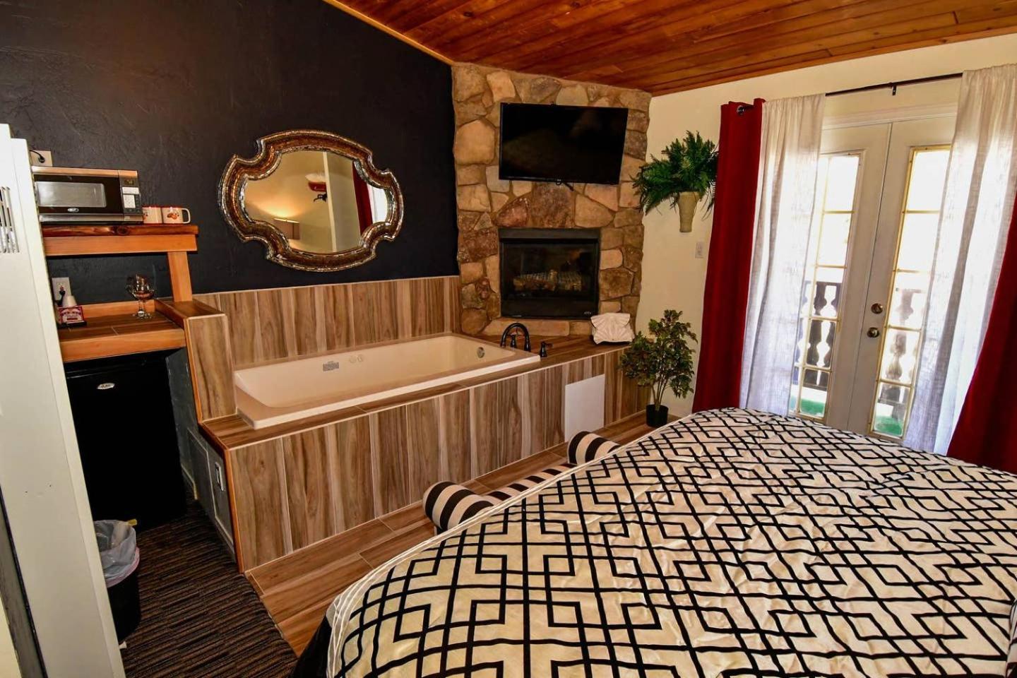 Black Forest Lodge บิ๊กแบร์เลค ภายนอก รูปภาพ